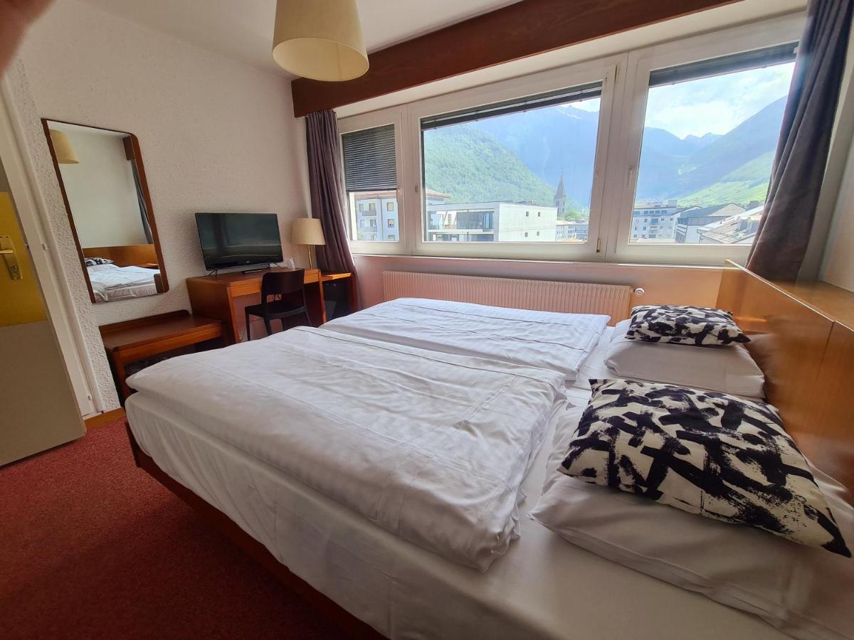 Hotel De La Poste Martigny - City Center Екстер'єр фото